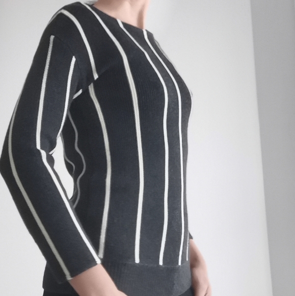 merino wool sweater EUC Banana Republic XS - Picture 3 of 5